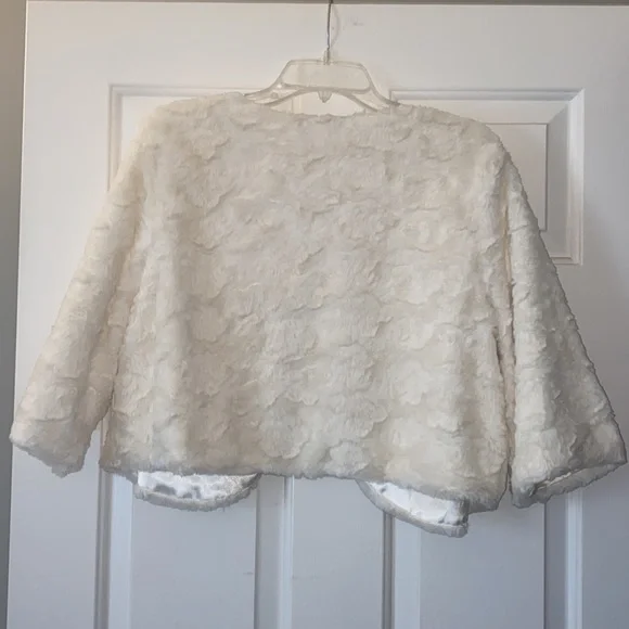 Glamorous faux fur cream color cropped jacket - Picture 6 of 6